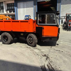 隨車(chē)挖運(yùn)輸車(chē)